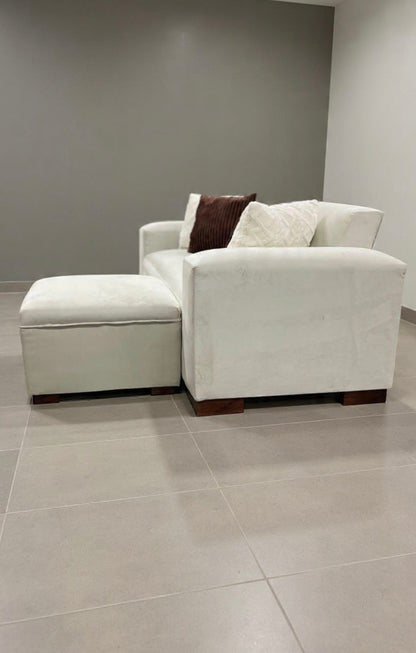Sofá cama Oporto cuadrado 2.00 mts | Felpa crudo +Puff 62cm Lino Crudo
