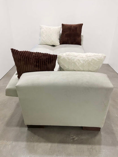 Sofá cama Oporto cuadrado 2.00 mts | Felpa crudo +Puff 62cm Lino Crudo